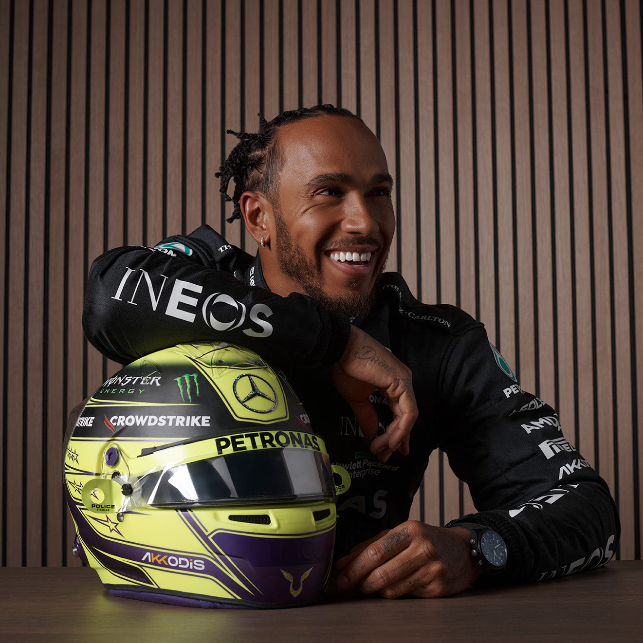 Lewis Hamilton F1 Merchandise | Official Mercedes-AMG F1 Store