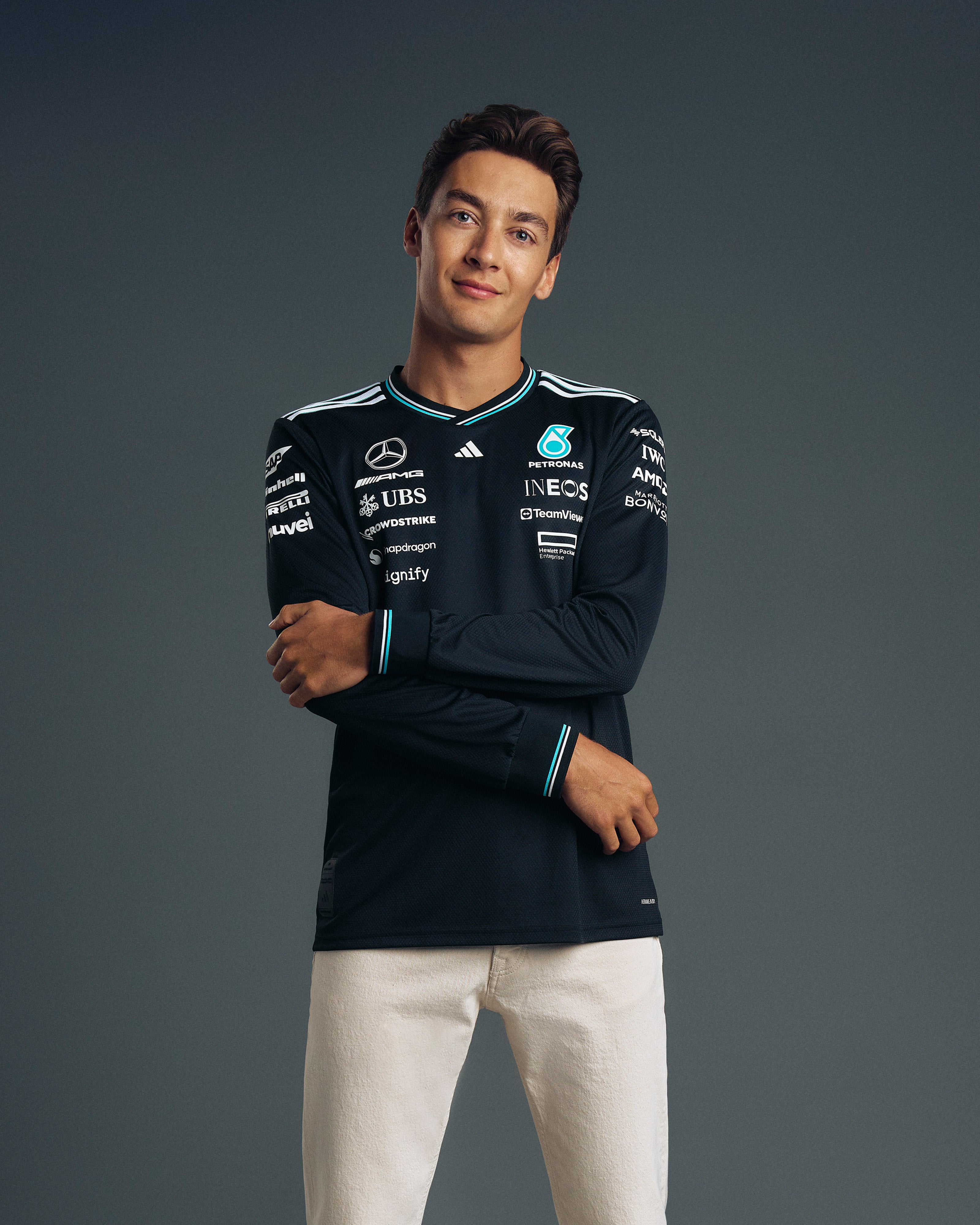 Mercedes F1 T-shirt Mercedes AMG Petronas F1 Team – Officieel Kinder T-shirt Met Groot Logo, Voor Jonge Formule 1 Fans Officiële Formule 1 Merchandise Mercedes F1 T-shirt Mercedes AMG Petronas F1 Team – Officieel Kinder T-shirt Met Groot Logo, Voor Jonge Formule 1 Fans Officiële Formule 1 Merchandise