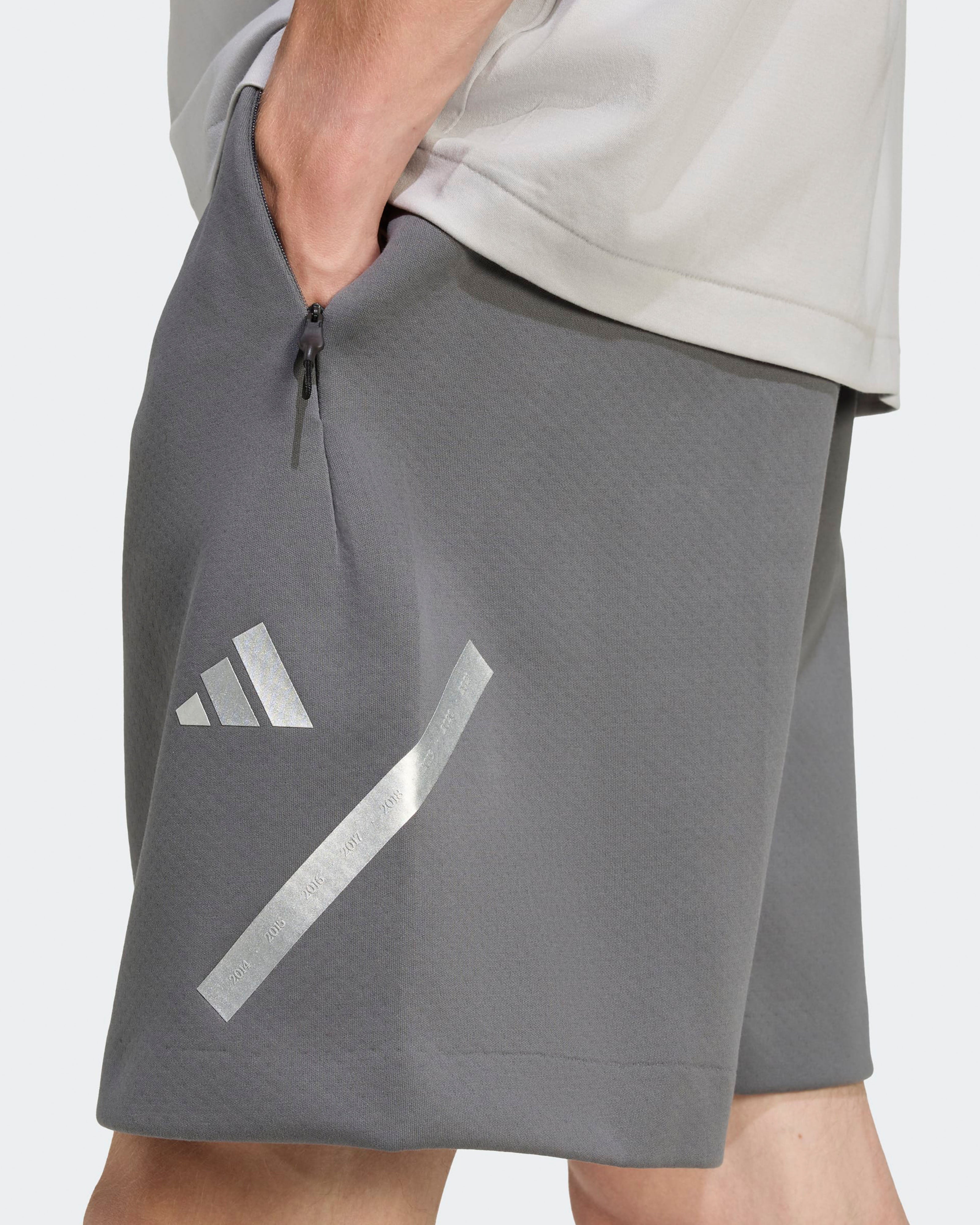 Mens Silver Arrows Shorts Grey | Official Mercedes-AMG PETRONAS F1