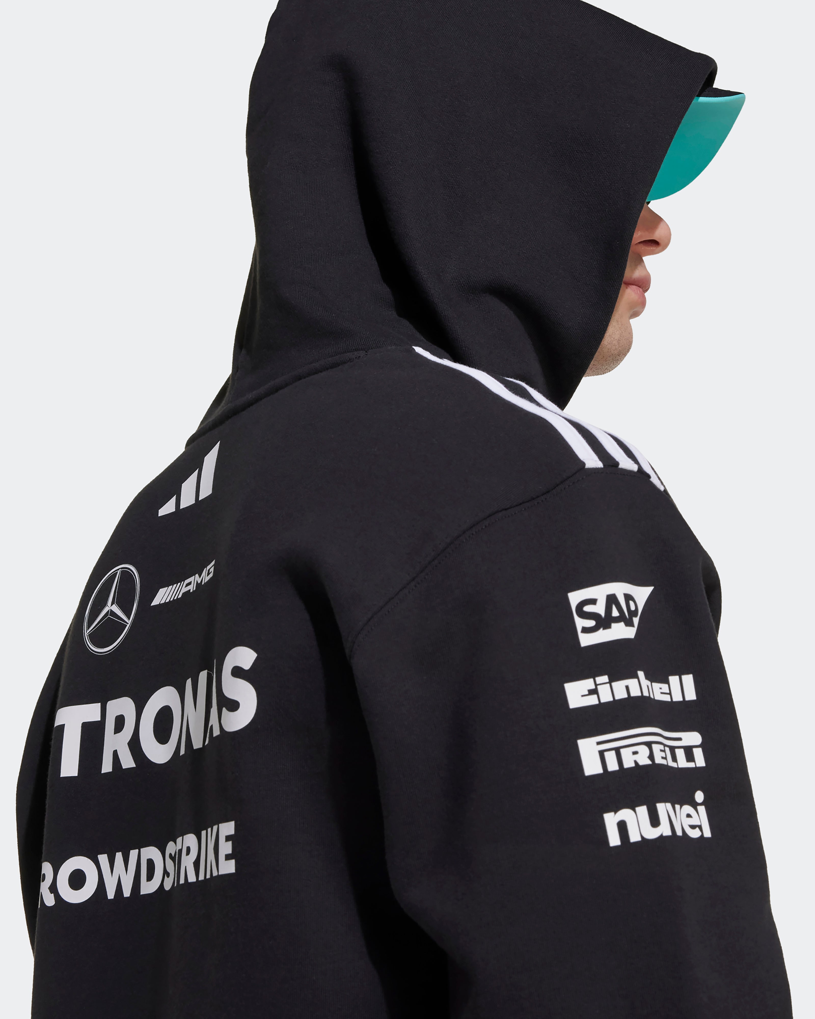 Man 2025ON パーカー Mens 2025 Team Hoody Black | Official Mercedes-AMG PETRONAS F1