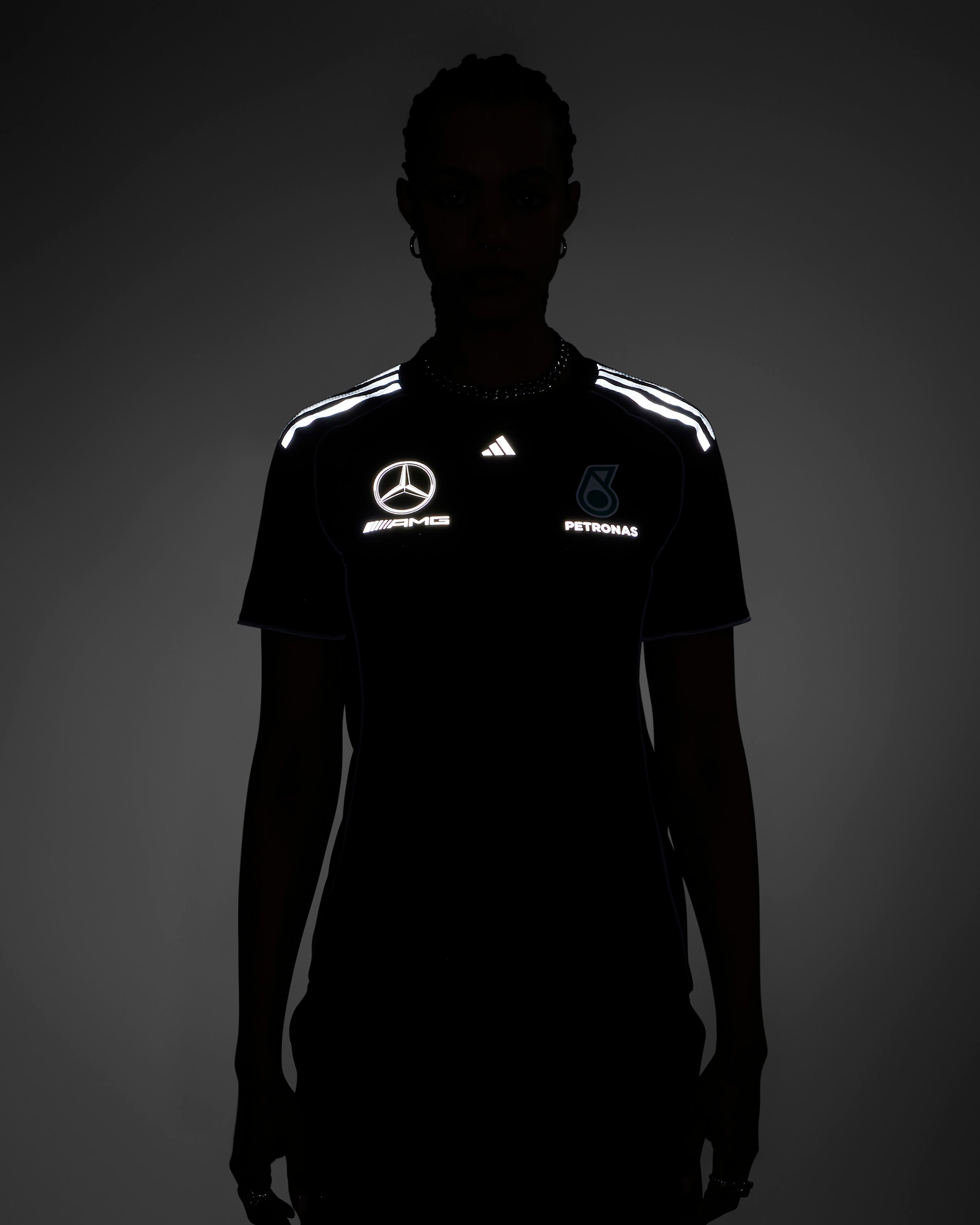 Tシャツ・カットソー MERCEDES - AMG PETRONAS F1 TEAM MECHANICS JERSEY adidas MERCEDES - AMG PETRONAS FORMULA ONE TEAM MECHANICS