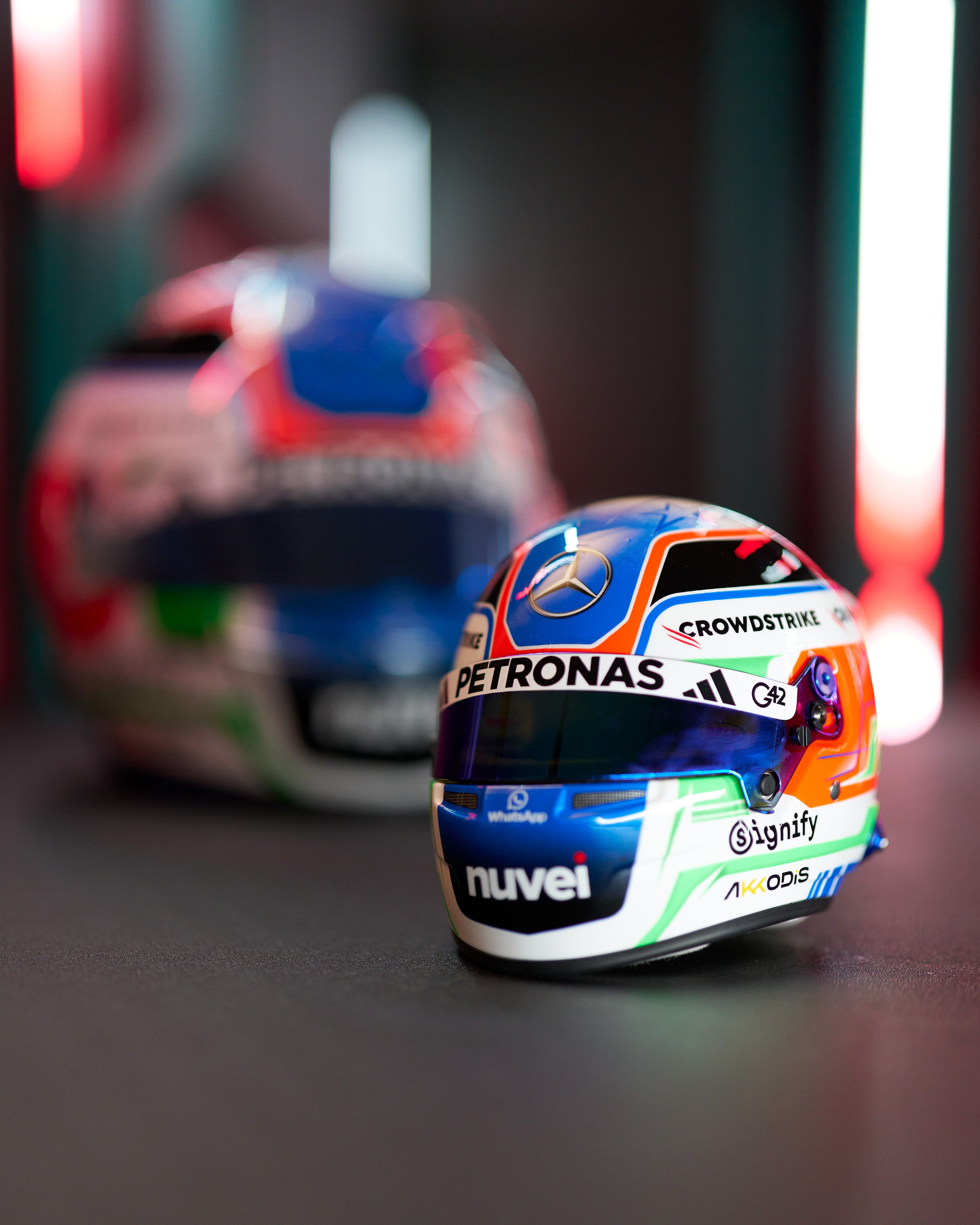 F1メルセデス 2025年チームカード キミ・アントネリ ミニヘルメット 4 / メルセデス|1/5スケール|スパーク 1/5スケール キミ・アントネッリ