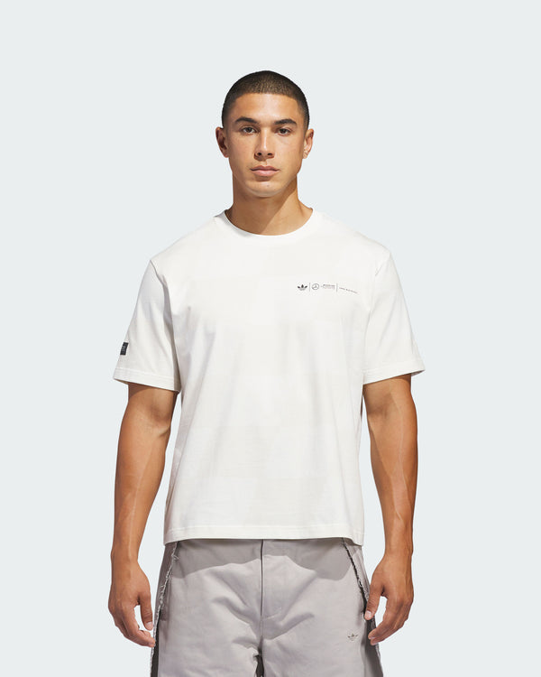 This Model is 6'2'' and wears size M