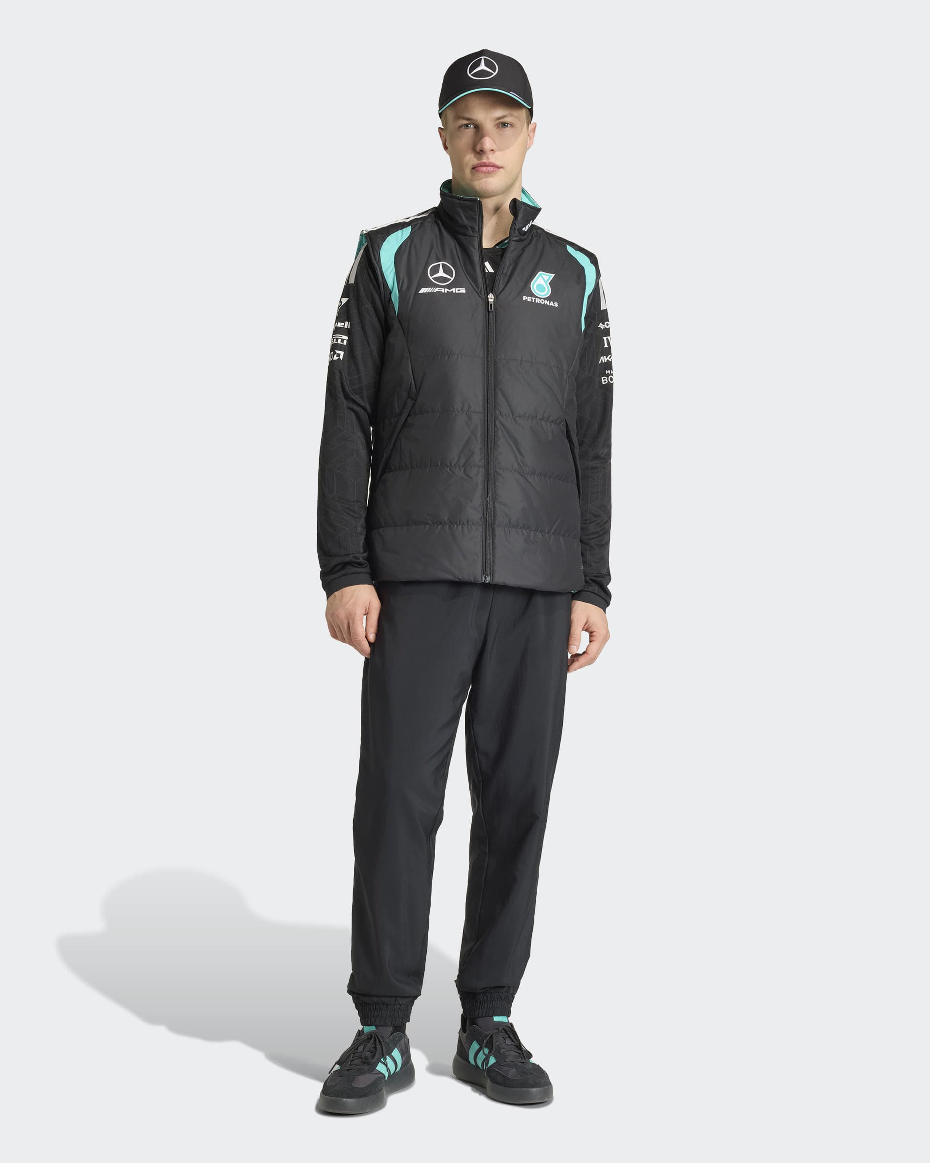 13日で出品終了　ASSOS MERCEDES AMG PETRONAS ジレ 2026 Men's Mechanics Vest - Black | Mercedes-AMG PETRONAS F1 Team