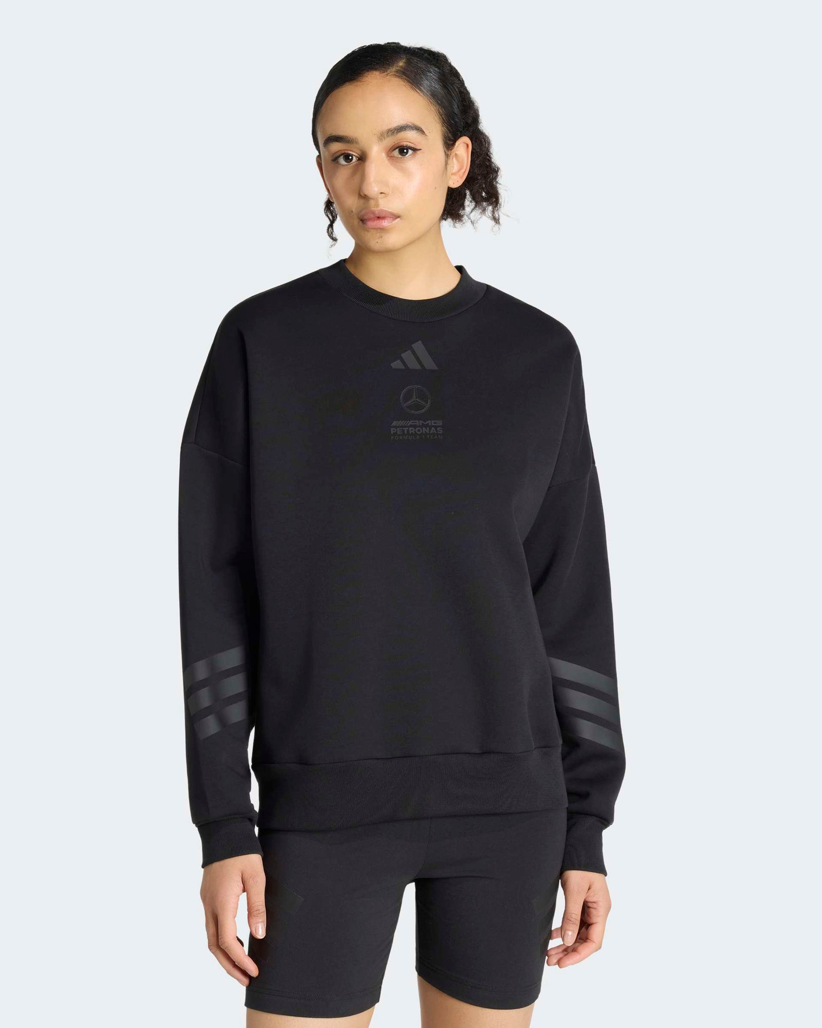 This Model is 5'7'' and wears size S