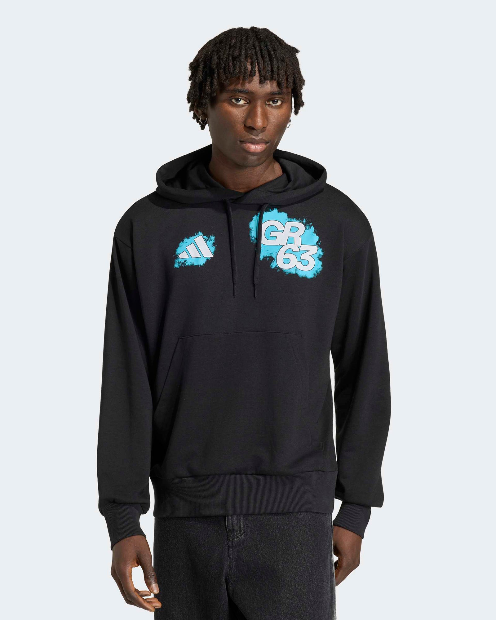 This Model is 6'0'' and wears size M