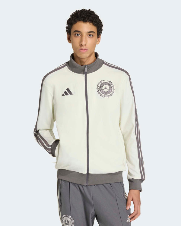 This Model is 6'2'' and wears size M