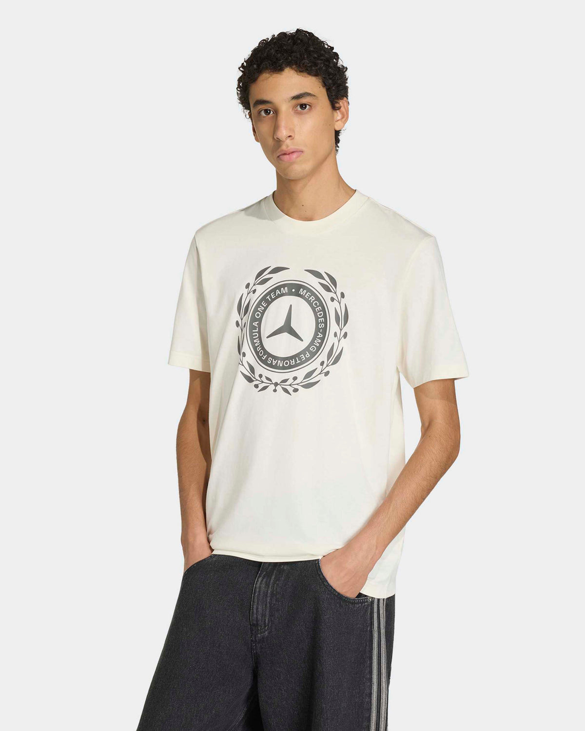 KE8287_2_APPAREL_On_Model_Stan 