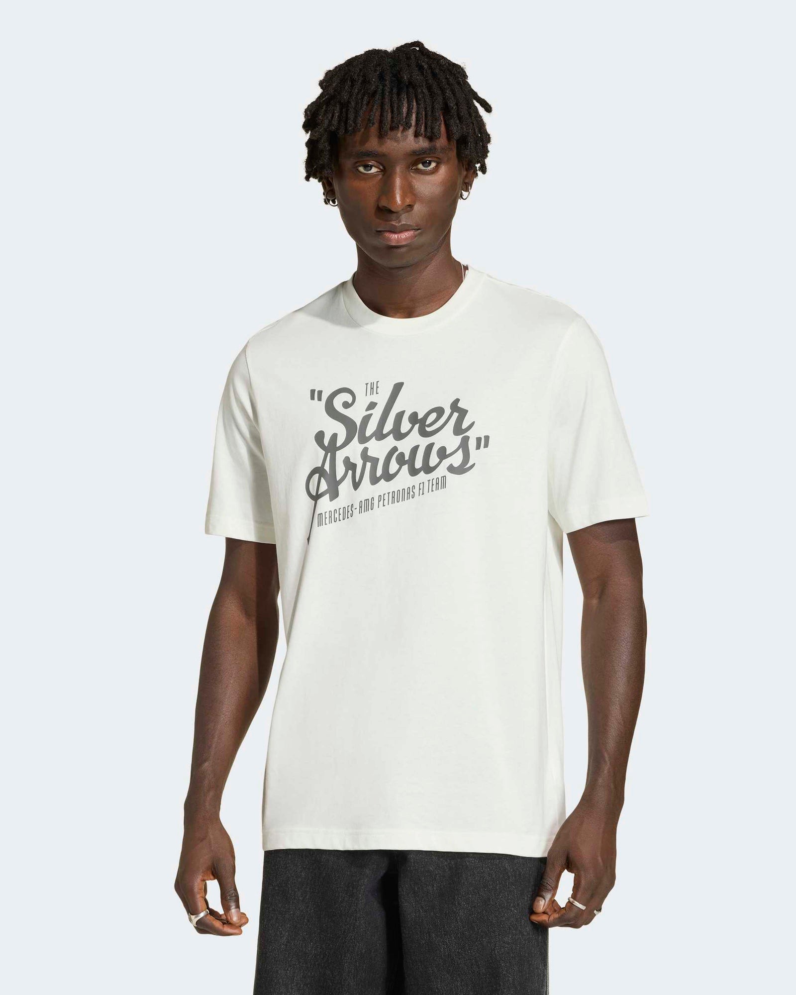 This Model is 6'0'' and wears size M