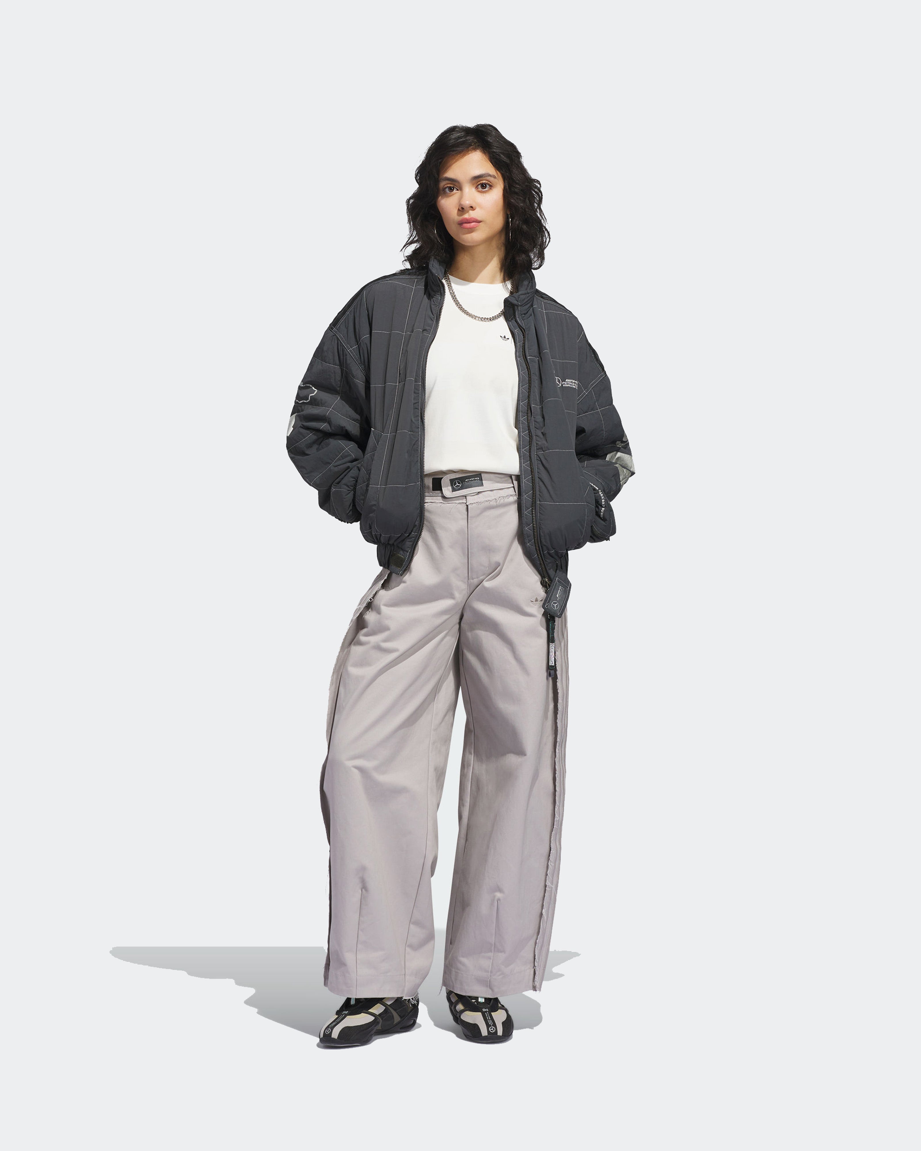 プレオーダー AD BENZ BadBunny 三者コラボ F1 ジャケット adidas para Bad Bunny x Mercedes-AMG F1 Racing Jacket Grey