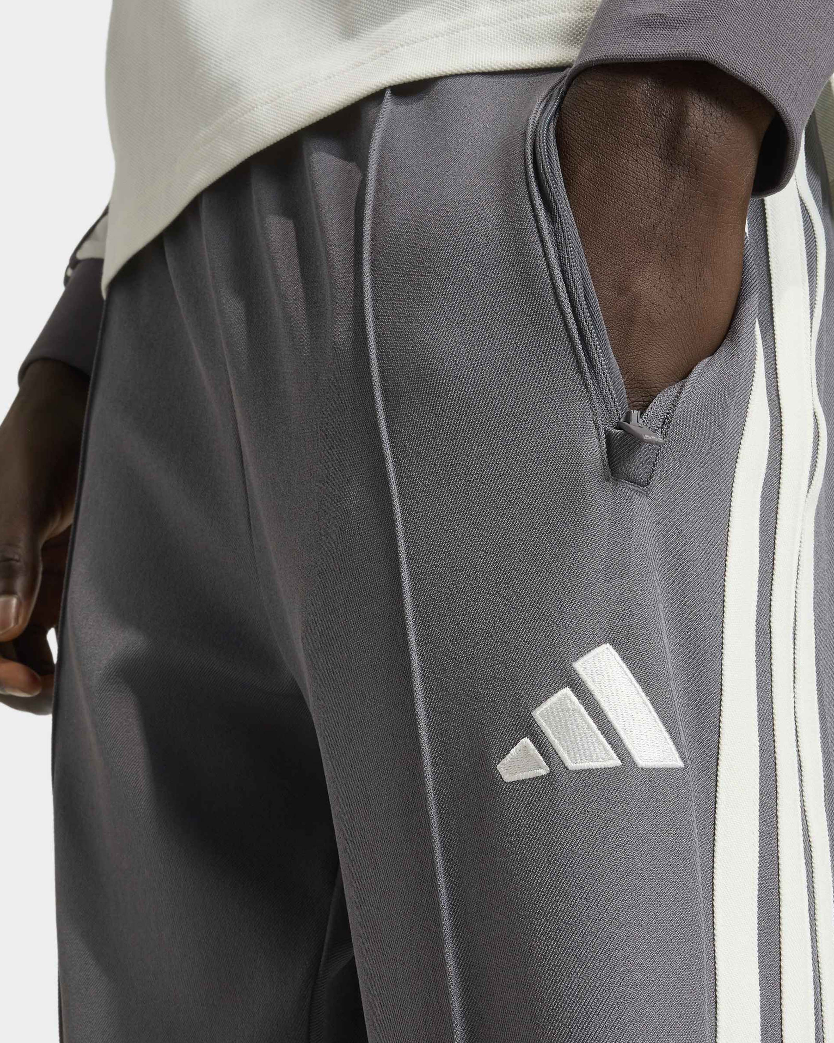 2026 Men's Silver Arrows Icon Pants - Gray | Mercedes-AMG PETRONAS