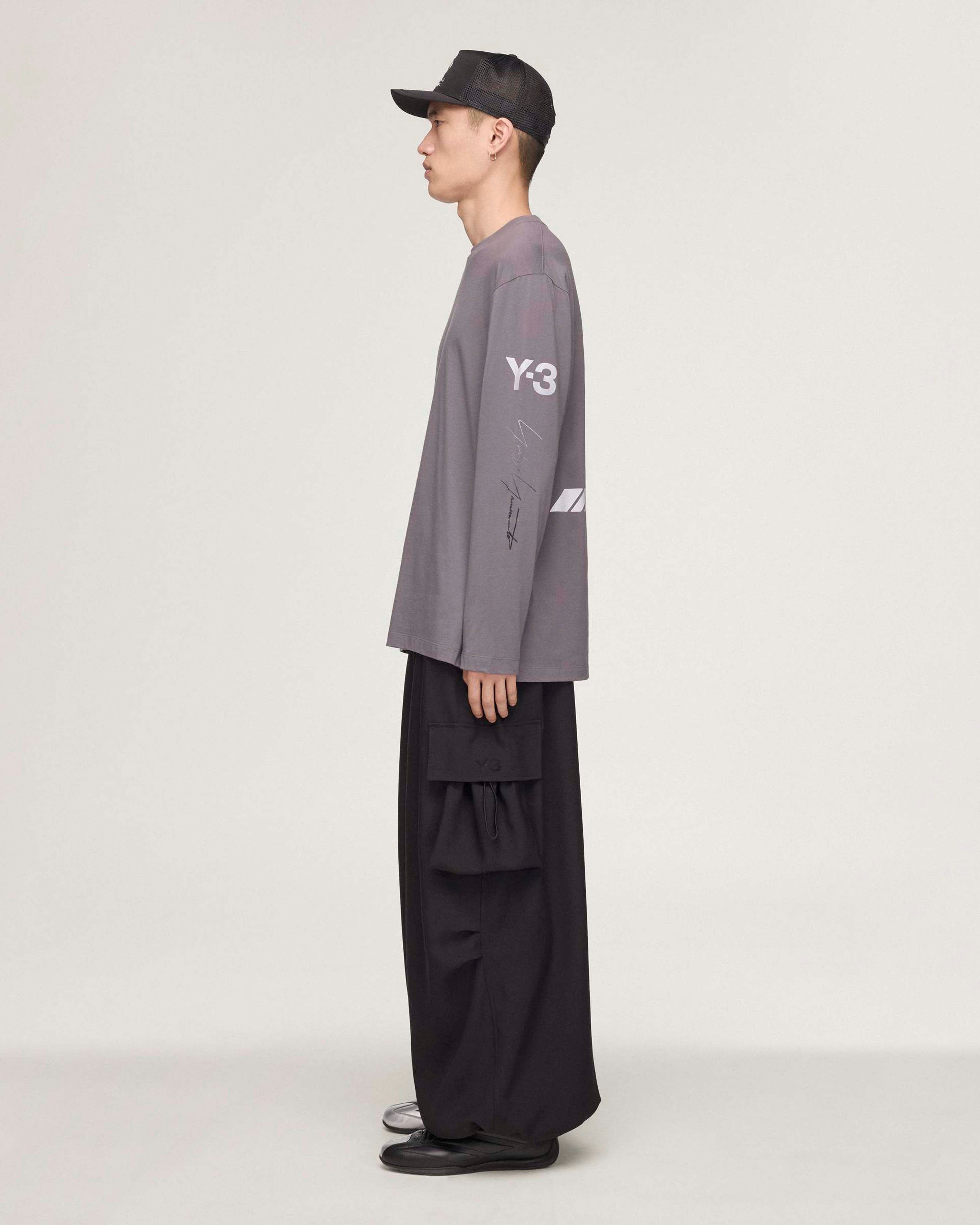 ガンズ・アンド・ローゼズ　ベースボールシャツ　白×グレー　М Mercedes-AMG PETRONAS F1 Team x Y-3 Chaos Long-Sleeve T-shirt
