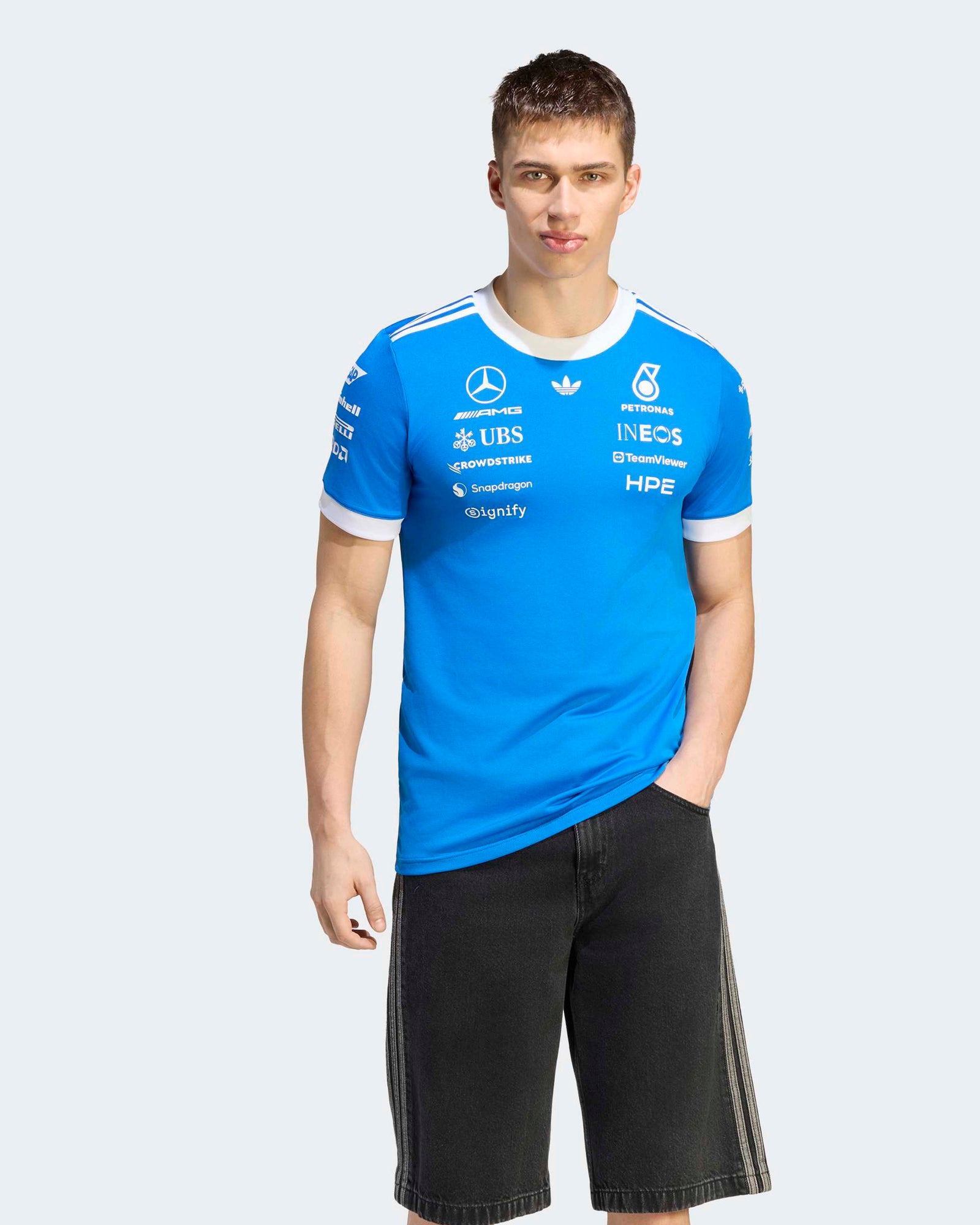 This model is 6'2'' and wears size M