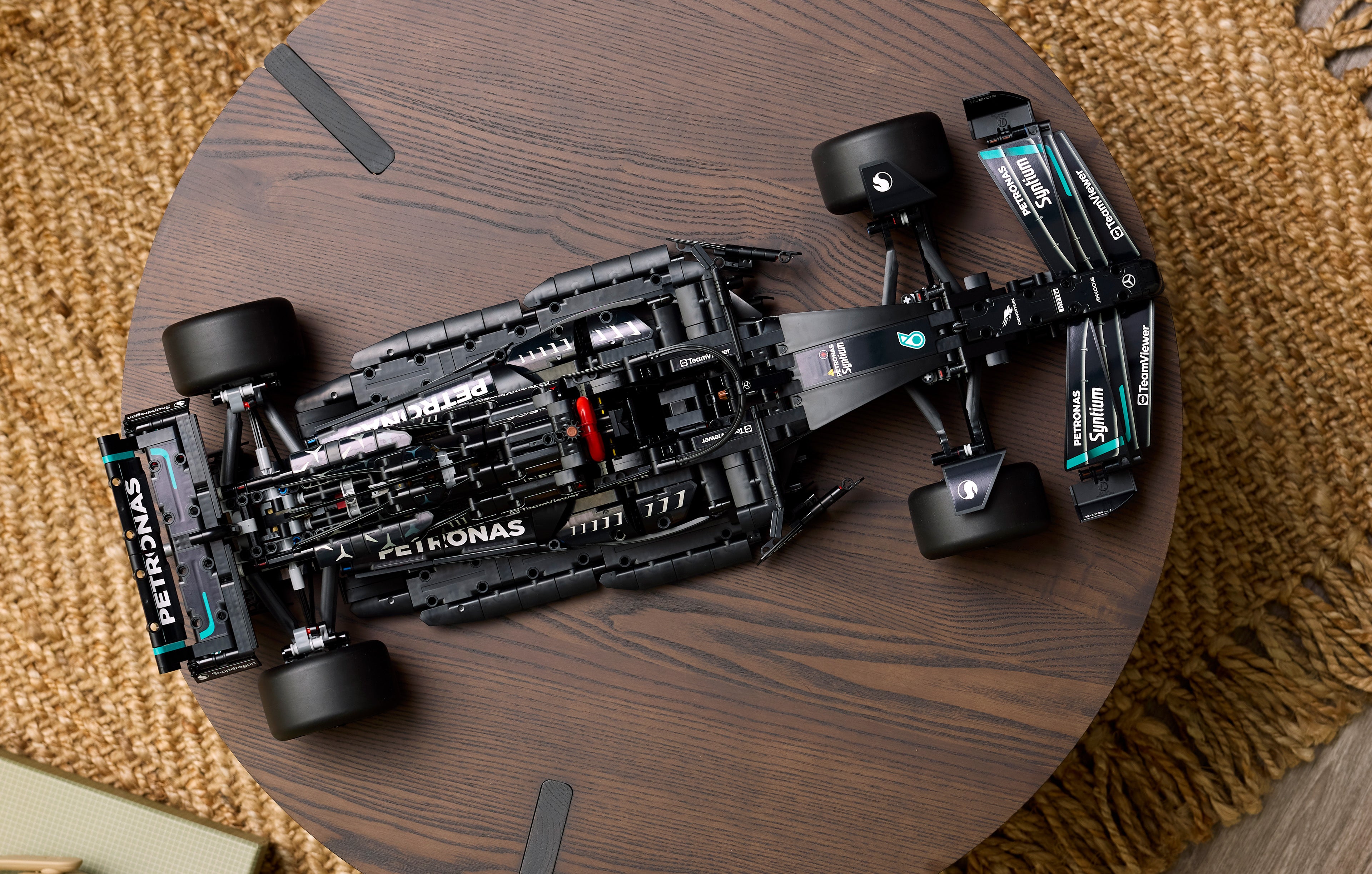 Official Mercedes-AMG PETRONAS F1 Team Store