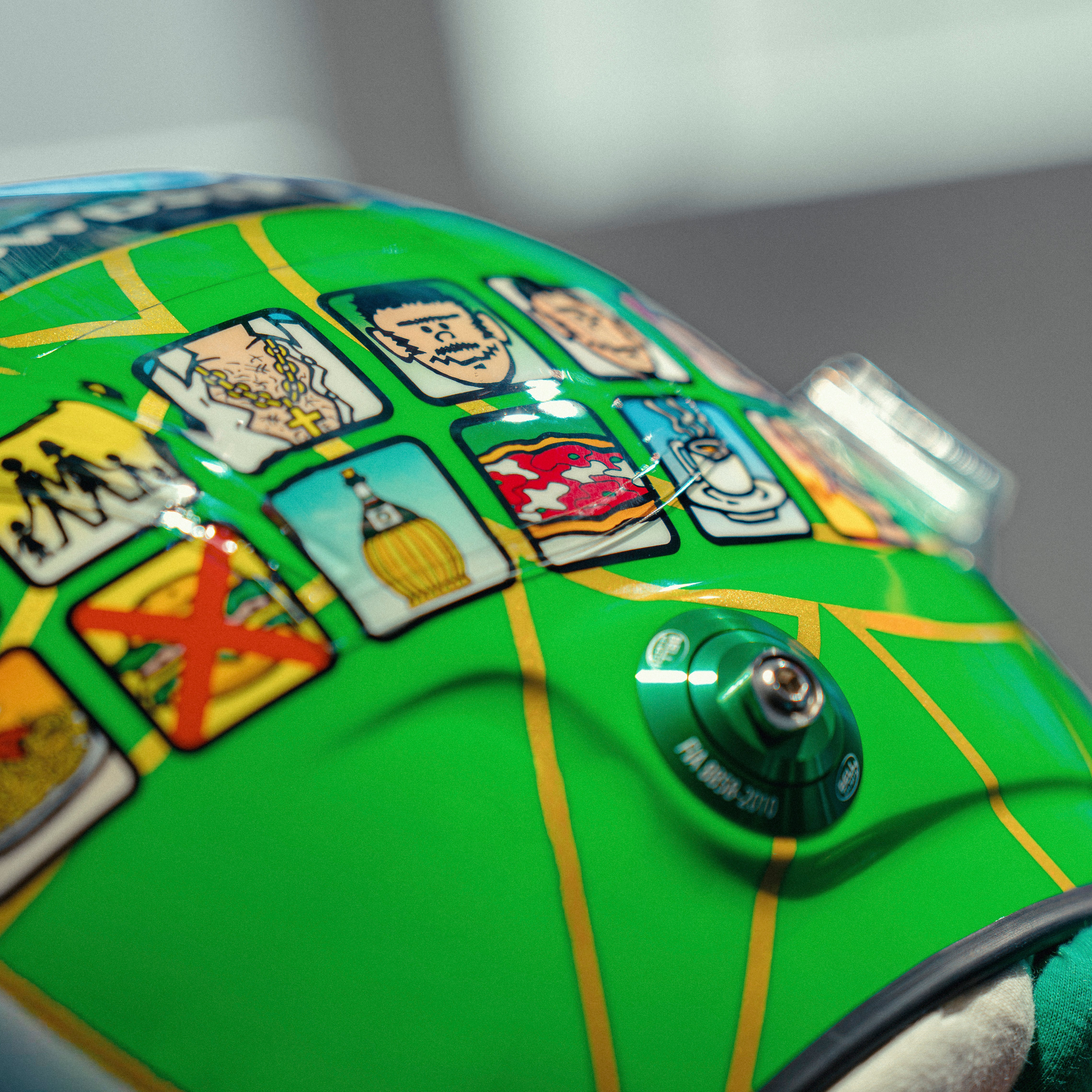 Kimi Antonelli 2026 Monza Mini Bell Helmet Replica 1:2 | Official