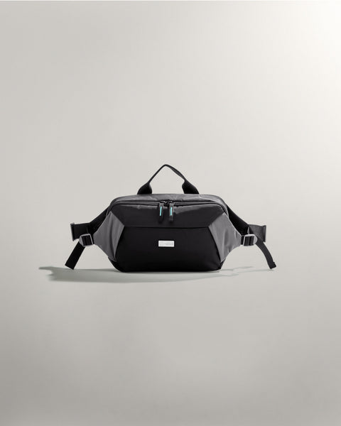 MAPF1_FW_CROSS_BODY_BAG_BLACK_